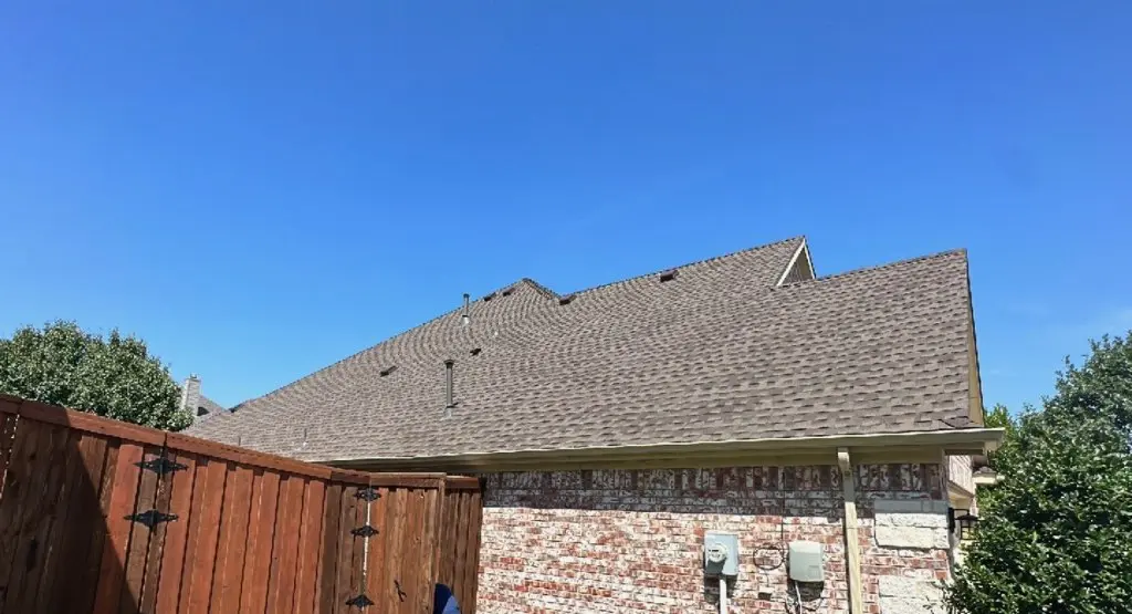 Completed roof replacement project in Elgin